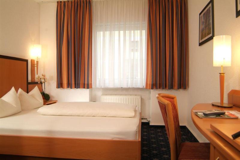 Boutique Hotel Erb Muenchen Parsdorf Vaterstetten Eksteriør bilde